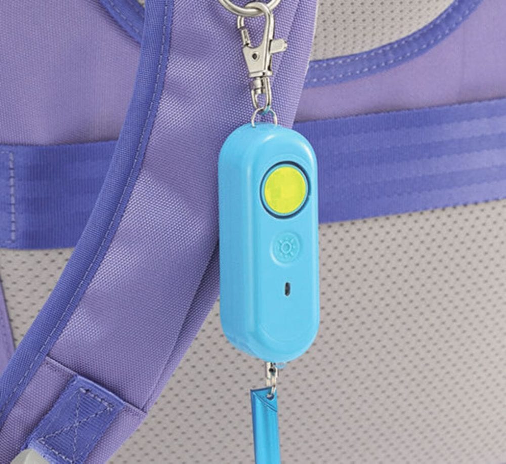 防犯ブザー用のぶら下げリング付き