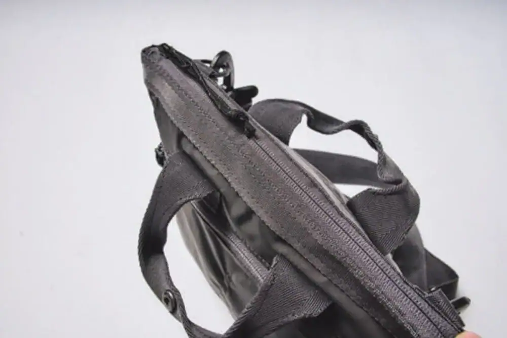 第3位　【1万円以下】L.L.Beanのマチ拡張バッグが凄すぎ！「意外と入る」手ぶら派必携の高機能ミニバッグ3選