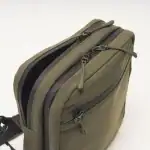 第1位　【大人の休日バッグ大本命】スリングなのにタブレットも余裕！「荷物多め派」に推したい最強バッグ2選