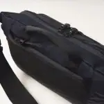 第1位　【大人の休日バッグ大本命】スリングなのにタブレットも余裕！「荷物多め派」に推したい最強バッグ2選