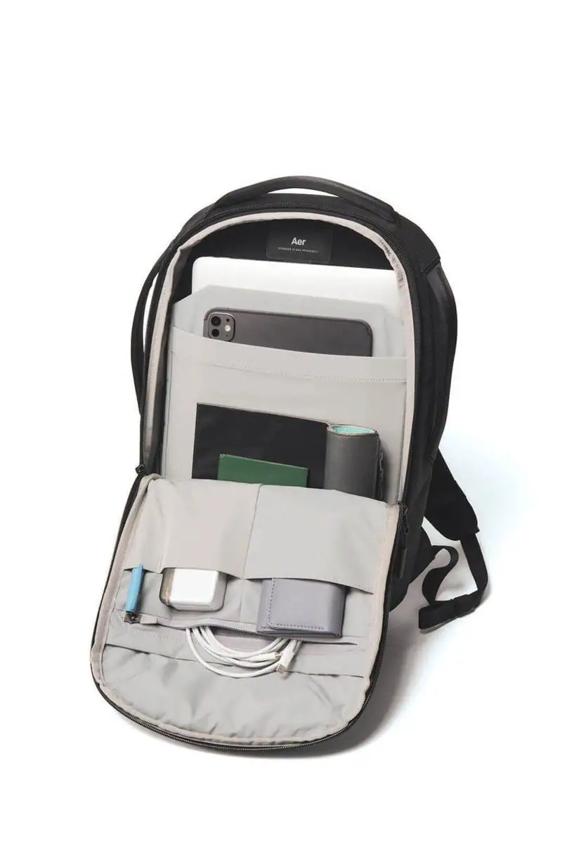 第1位　【通勤カバンの救世主】電車派「極薄8cm」、自転車派「ヘルメット収納」！目的別バックパックの大正解