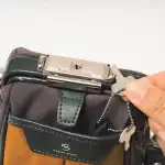 第1位　【手ぶら最強】スマホと財布だけで出かける！“多彩なポケットが超便利”大人の休日ショルダーバッグ3選を徹底解説