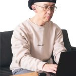 軽量で優しいつけ心地なので長時間装着していても耳が痛くなりにくい