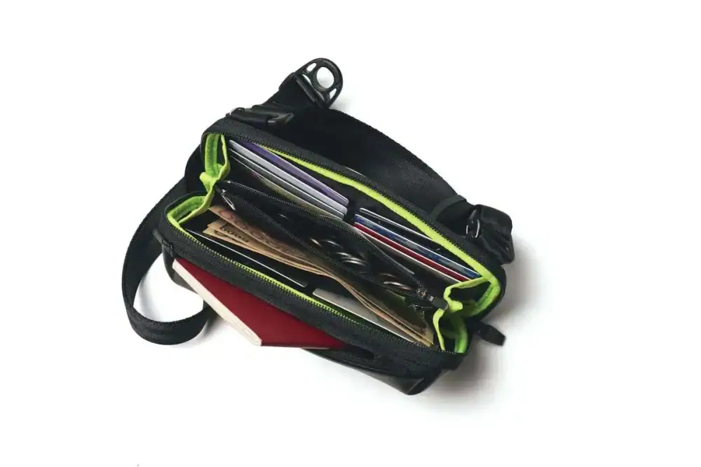 第1位　【収納力が異常】カード21枚からスマホまで！身軽に動きたい大人のための“新時代”ウォレット4選を徹底解説