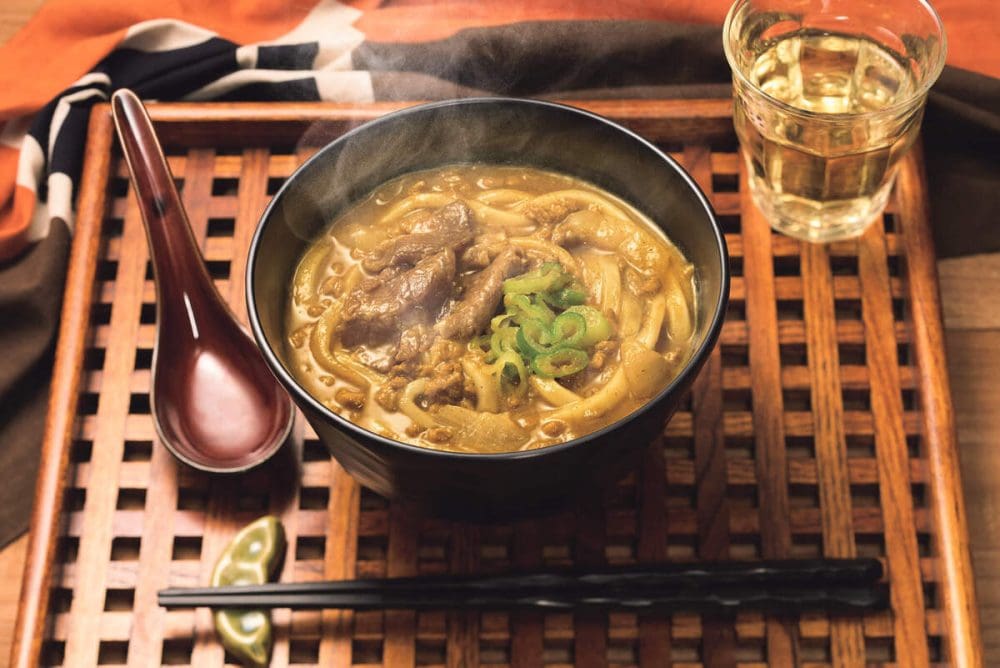 日清食品 冷凍 完全メシ DELI 和風だしがきいた牛カレーうどん