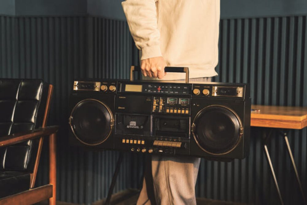 乾電池を入れて屋外でも使える