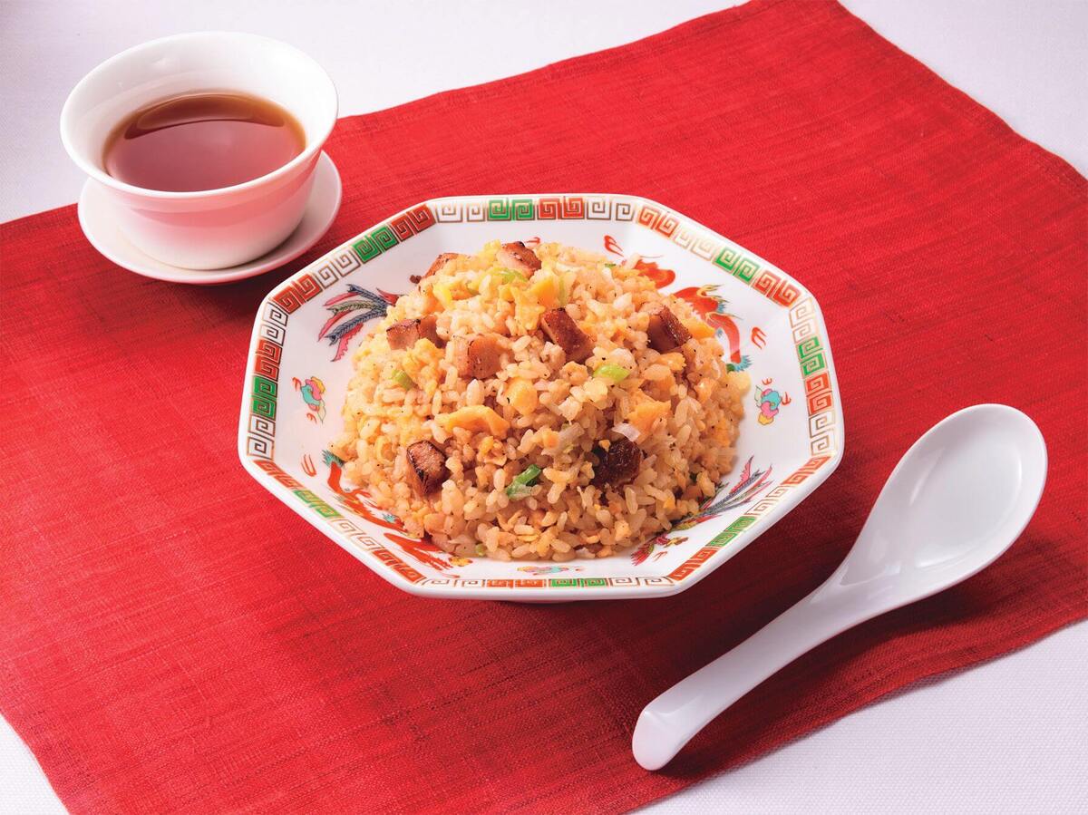 日清食品　冷凍 完全メシ DELI 黒胡椒がきいた炙り焼豚炒飯