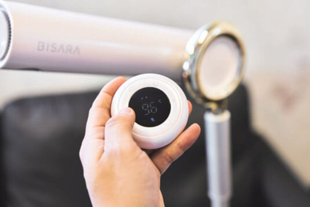 リモコン付きで直感的に操作が可能