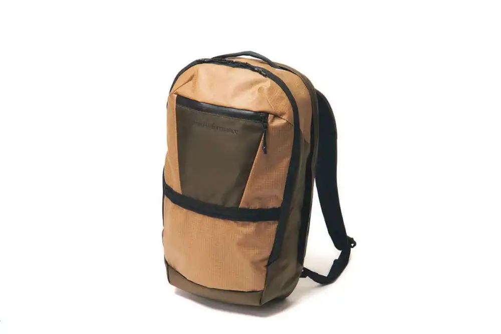 第3位　【出張快適リュックの最適解】ガバッと開いて超軽量！仕事も休日もこなす“フルオープン型”の最強バックパック3傑