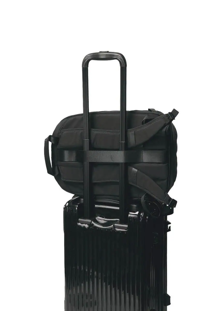 第3位　【出張快適リュックの最適解】ガバッと開いて超軽量！仕事も休日もこなす“フルオープン型”の最強バックパック3傑