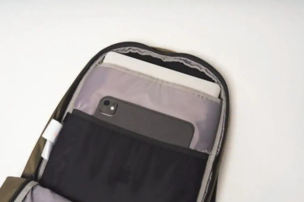 第3位　【出張快適リュックの最適解】ガバッと開いて超軽量！仕事も休日もこなす“フルオープン型”の最強バックパック3傑