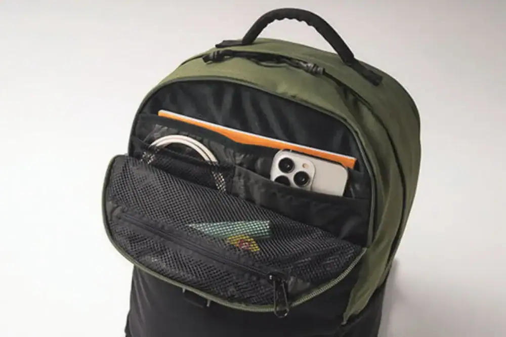 第1位　【通勤カバンの救世主】電車派「極薄8cm」、自転車派「ヘルメット収納」！目的別バックパックの大正解