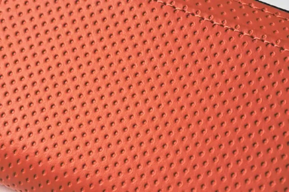 第3位　【その財布、金運逃してる!?】尻ポケットは絶対ダメ!? 水晶玉子に聞く「2026年最強の開運財布」の選び方と運気を下げるNG行為