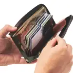 第1位　【収納力が異常】カード21枚からスマホまで！身軽に動きたい大人のための“新時代”ウォレット4選を徹底解説