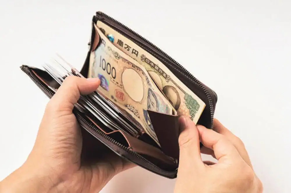 第1位　【収納力が異常】カード21枚からスマホまで！身軽に動きたい大人のための“新時代”ウォレット4選を徹底解説