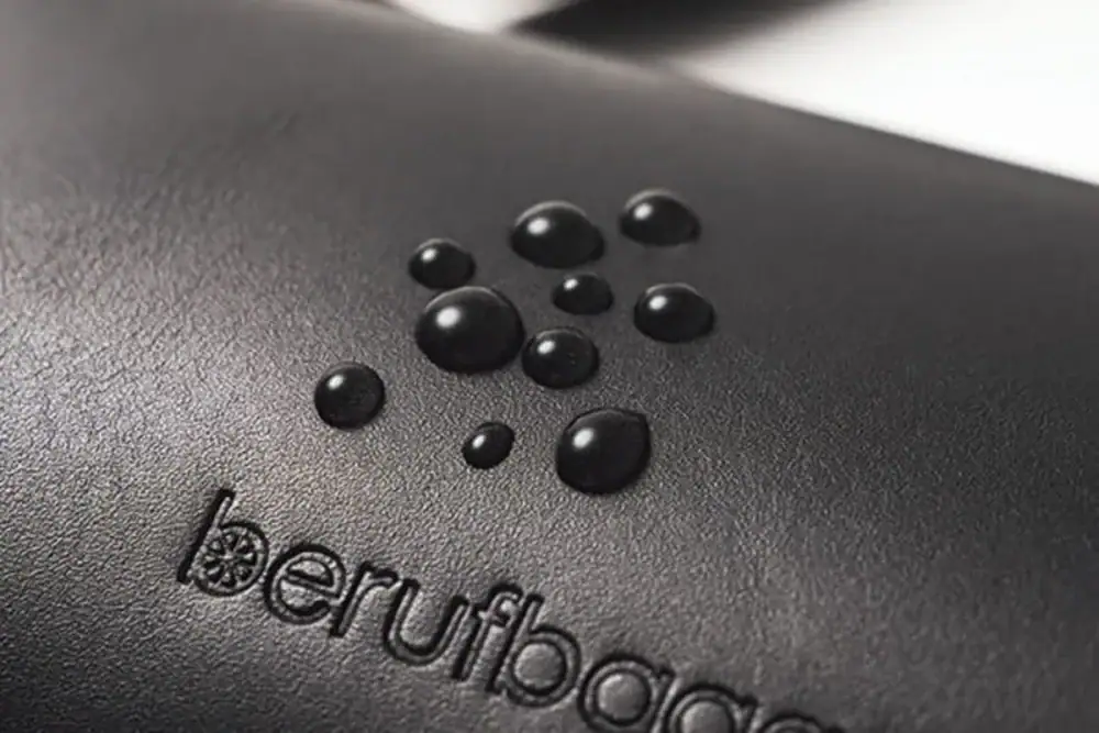 第1位　【収納力が異常】カード21枚からスマホまで！身軽に動きたい大人のための“新時代”ウォレット4選を徹底解説