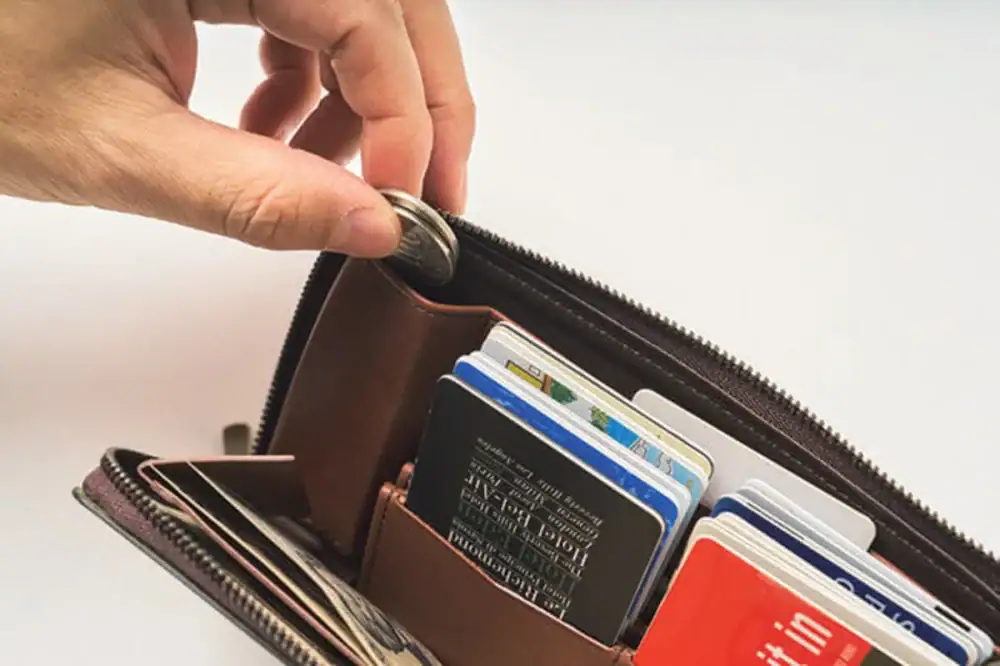 第1位　【収納力が異常】カード21枚からスマホまで！身軽に動きたい大人のための“新時代”ウォレット4選を徹底解説