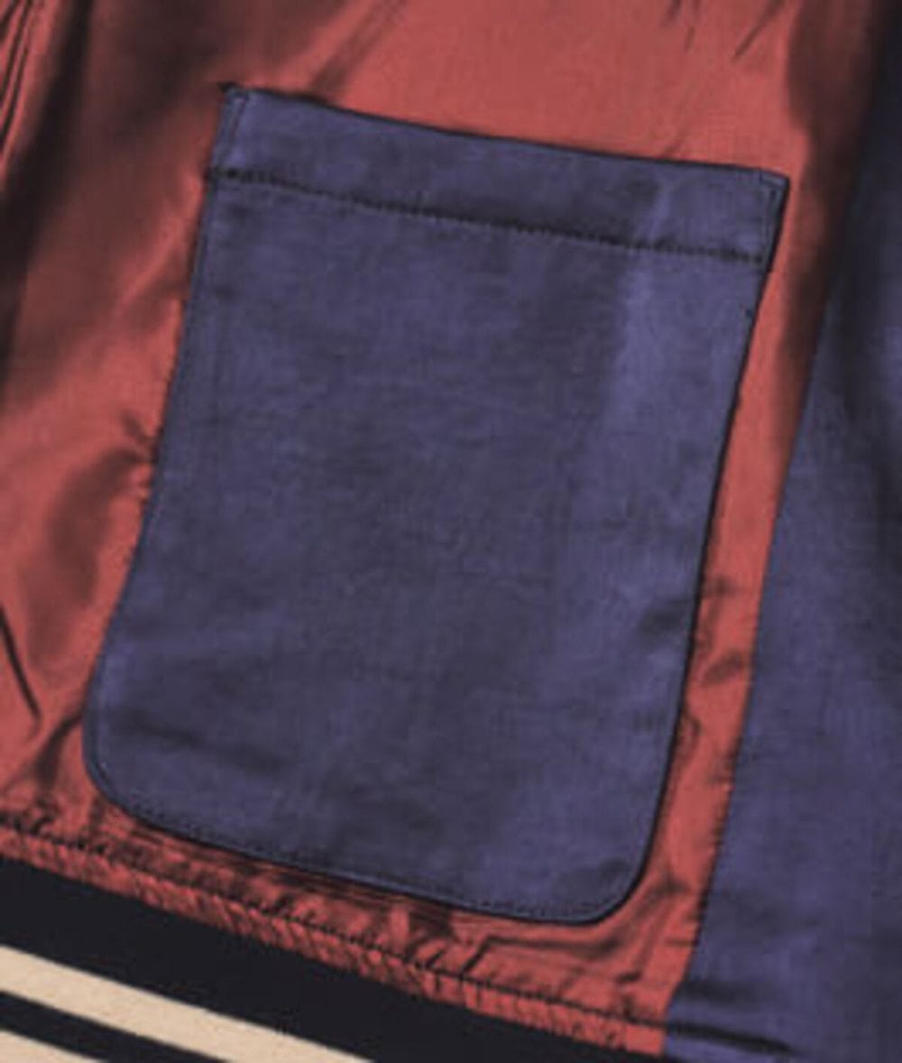 便利な内ポケット付き