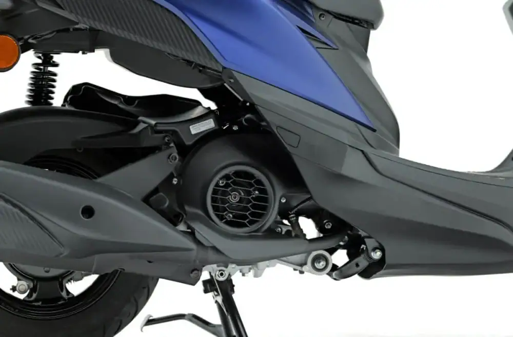 第3位　【原付免許で乗れるヤマハの125cc】新基準原付「JOG ONE」が快適すぎる！25万円台＆乗りやすさを重視した“軽快スクーター”の正解