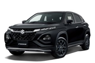 【200万円台の爆売れSUV】スズキ「フロンクス」をさらに進化！都会顔に重厚感をプラスする純正キット“ナイトメタル”の破壊力がスゴイ