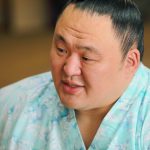 今後の目標について語る玉鷲関