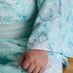 四股名に由来して「鳥の羽」の柄をセレクト。青色は玉鷲関の好きな色