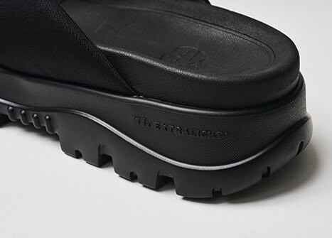 ソフトに足を包み込むフットベッド