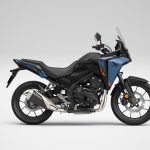 「NX400 E-Clutch」は、「400X」をベースとしたマルチパーパスな性能のクロスオーバーモデル