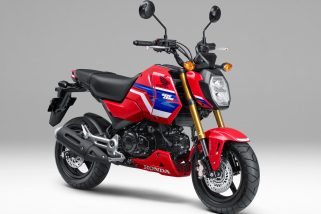 【ホンダ グロム】原付二種スポーツの傑作に2026年モデル登場！アンダーカウル標準装備の「トリコロール新色」が熱い