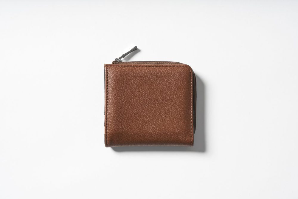 64054 シュリンクタッチLF折り財布 約W10×H9.5cm ￥980