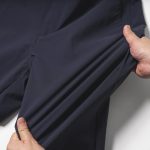 縦横に伸びる2WAYストレッチなのでストレスフリーな動きを実現