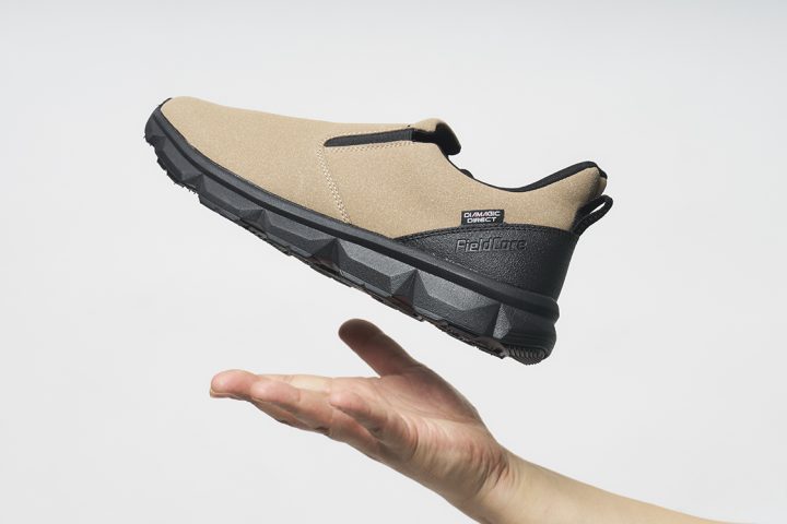 【ワークマンの凄いスニーカー】手を使わずスッと履ける“2500円のハンズフリーシューズ”をスタイリストが徹底解剖。超軽量&撥水仕様「ステップインアドバンス」が快適すぎる