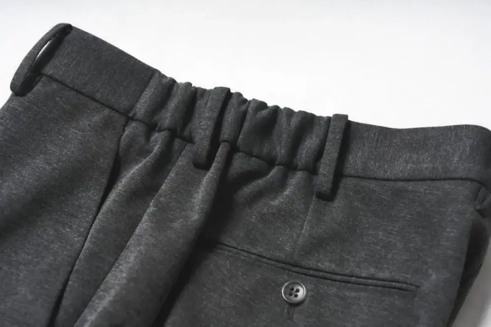 第3位　【無印良品で完璧】最強の仕事服が揃う！着心地抜群セットアップ、疲れにくいバッグ＆スニーカー…7点セットを徹底解説