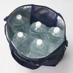 2Lのペットボトルを5本収納できる大容量