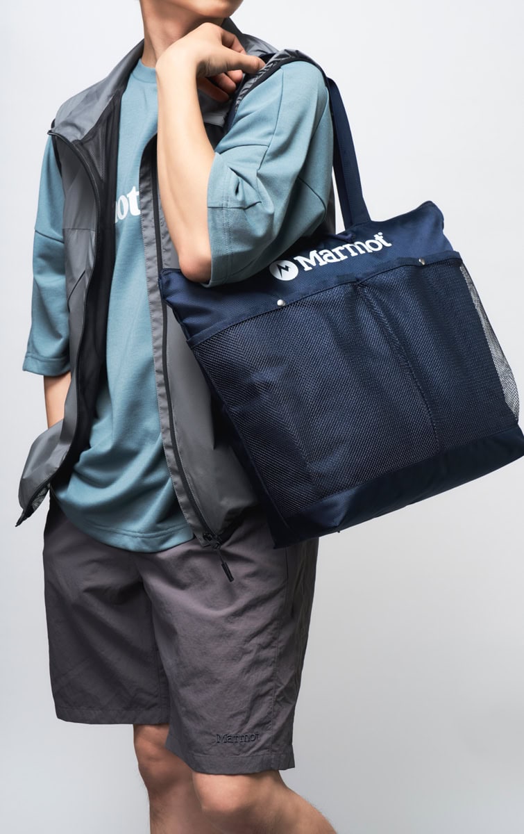 どんな服装にも合わせやすいデザイン&カラー