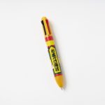 定式幕カラーをインクに採用した４色ボールペン