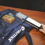 ポケットが深いので、折りたたみ傘やタンブラーなどの長モノを収納することも可能