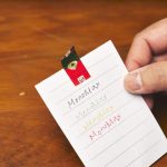 ポストイット感覚で使えるペタッと貼れるメモ