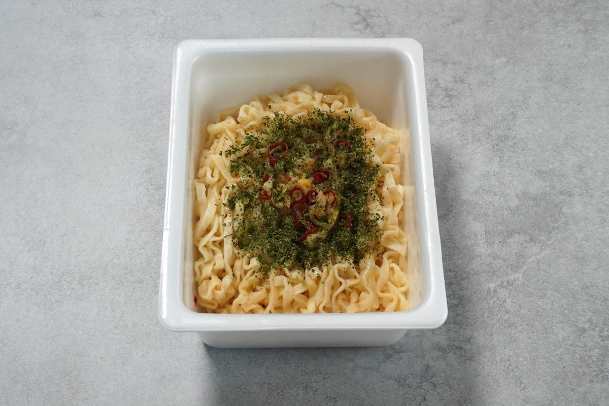 まるか食品「ペヤング ボンゴレ焼うどん」アサリの風味がいい