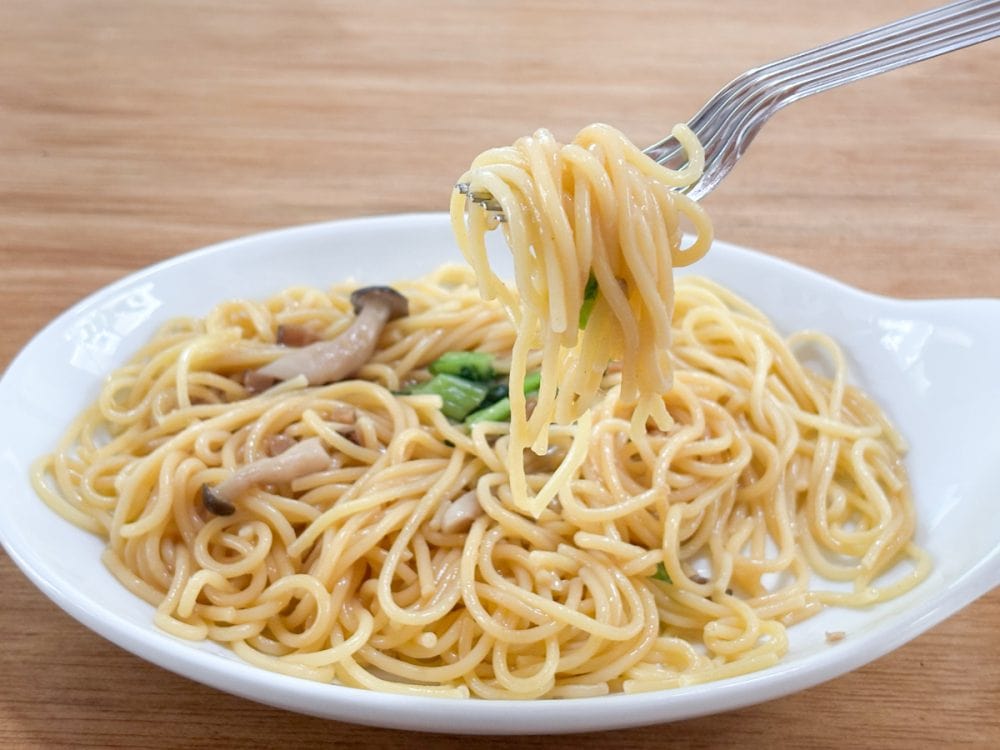 付属されていませんが、刻み海苔をトッピングすることで和風感かより強まる気がします！