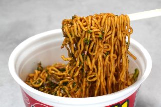 【マジでウマかった新作カップ麺】ガツンと旨い“焼きそば・汁なし麺”ベスト3「1位は待望の復活！辛みとあおさが強烈なスーパーカップ」グルメライターが実食レポ