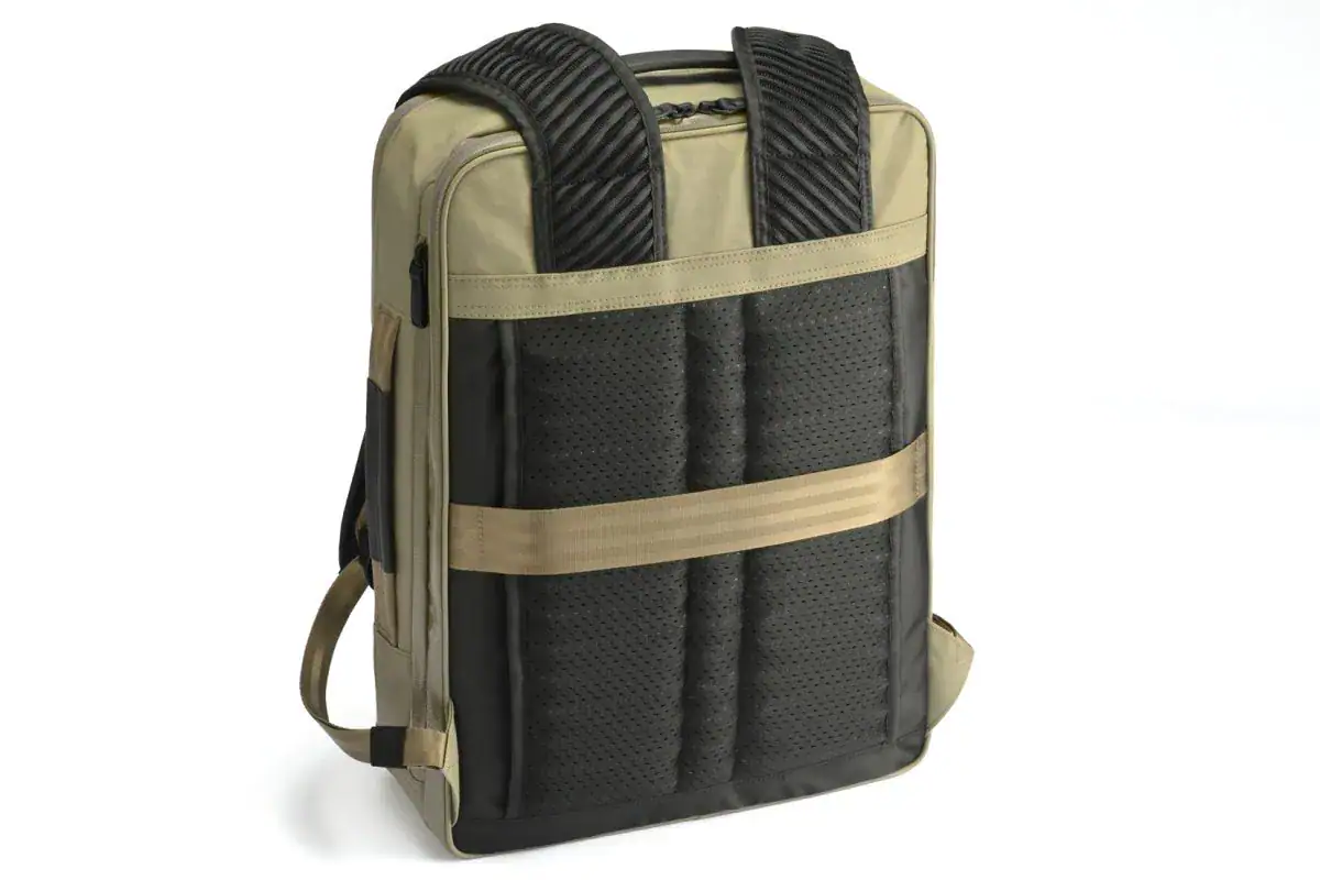 第3位 【酷暑も豪雨も無敵】夏の通勤リュック決定版!エース「ガジェタブル」最新作は“96%が空気”の極上パッドで背中の汗だく問題を解決