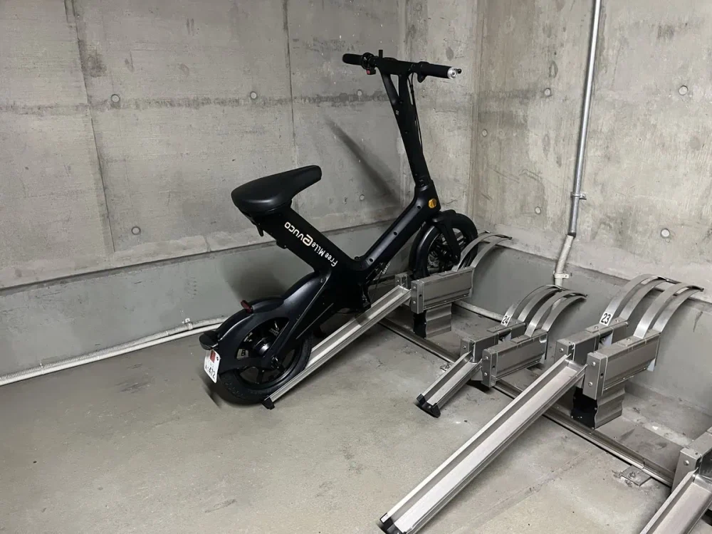 第2位「チェーンがない電動自転車!?」何もついてないのが潔い！免許不要の特定小型原付“FreeMile evuco”を試乗してみた