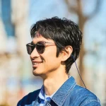 第3位　「セブン-イレブン限定の傑作サングラス付録」紫外線を浴びると色が変化！シャカの調光サングラスはストラップもケースも付いた超豪華セット！
