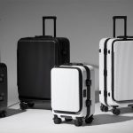 ホワイタージュ「オーブ スーツケース フレックスボックス」Sサイズ￥63,800／約35ℓ、XLサイズ￥88,000／約91ℓ