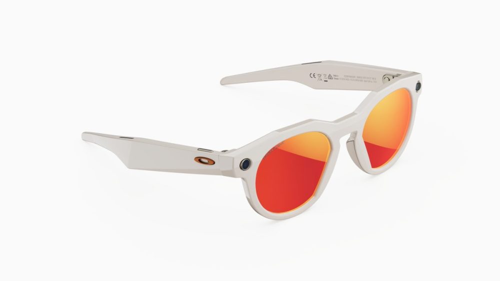 オークリー「オークリー メタ HSTN」￥77,220～92,620