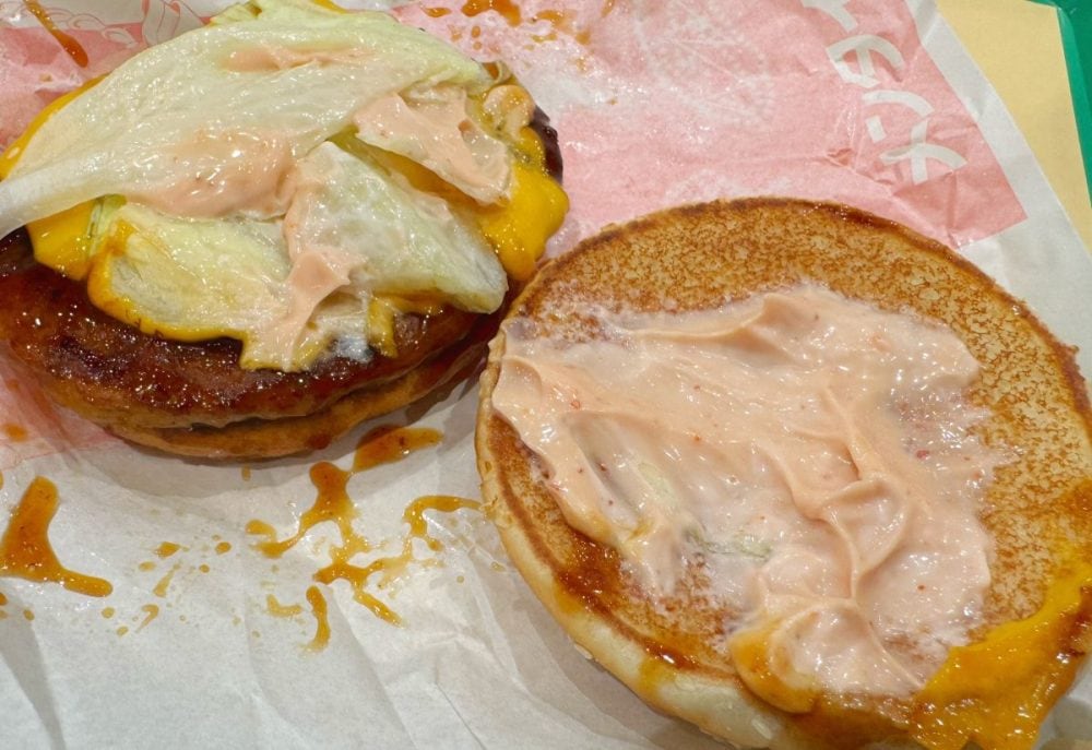 明太子のほんのりとしたピリ辛さとバターのマイルドなコク深さが絡み合って背徳感のある仕上がりに