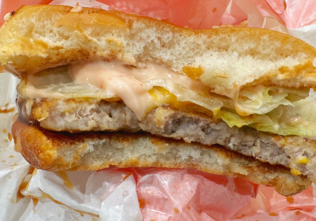 食べ進めるほどに重なる旨みがクセになるてりやきバーガー