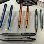 オレンジ、ブルーほか、第1弾のカラーも継続して発売中