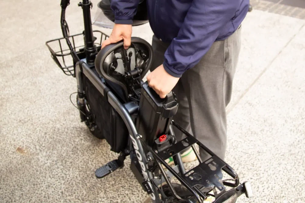 第1位　「ペダルがない自転車!?」シティモビリティの新機軸となる“漕がない自転車”モペロ・ミニ・カーゴを試乗してみた